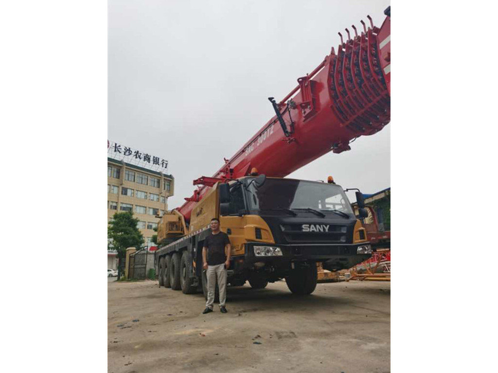 新大型吊車3