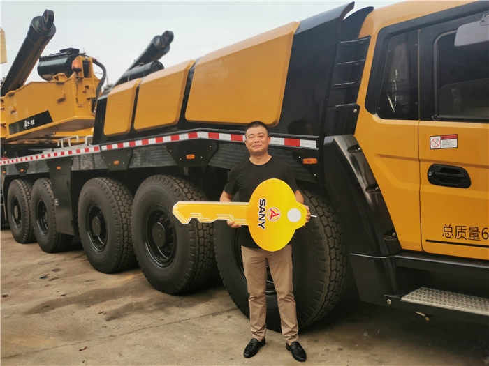 新大型吊車_
